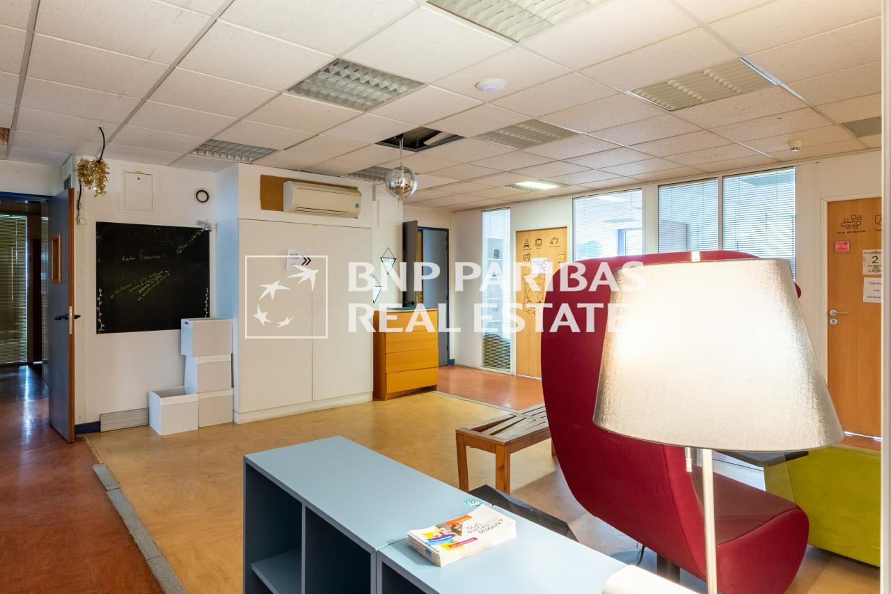 Bureau Paris 2500m² Location bureau Paris OLBUR2118031 4
